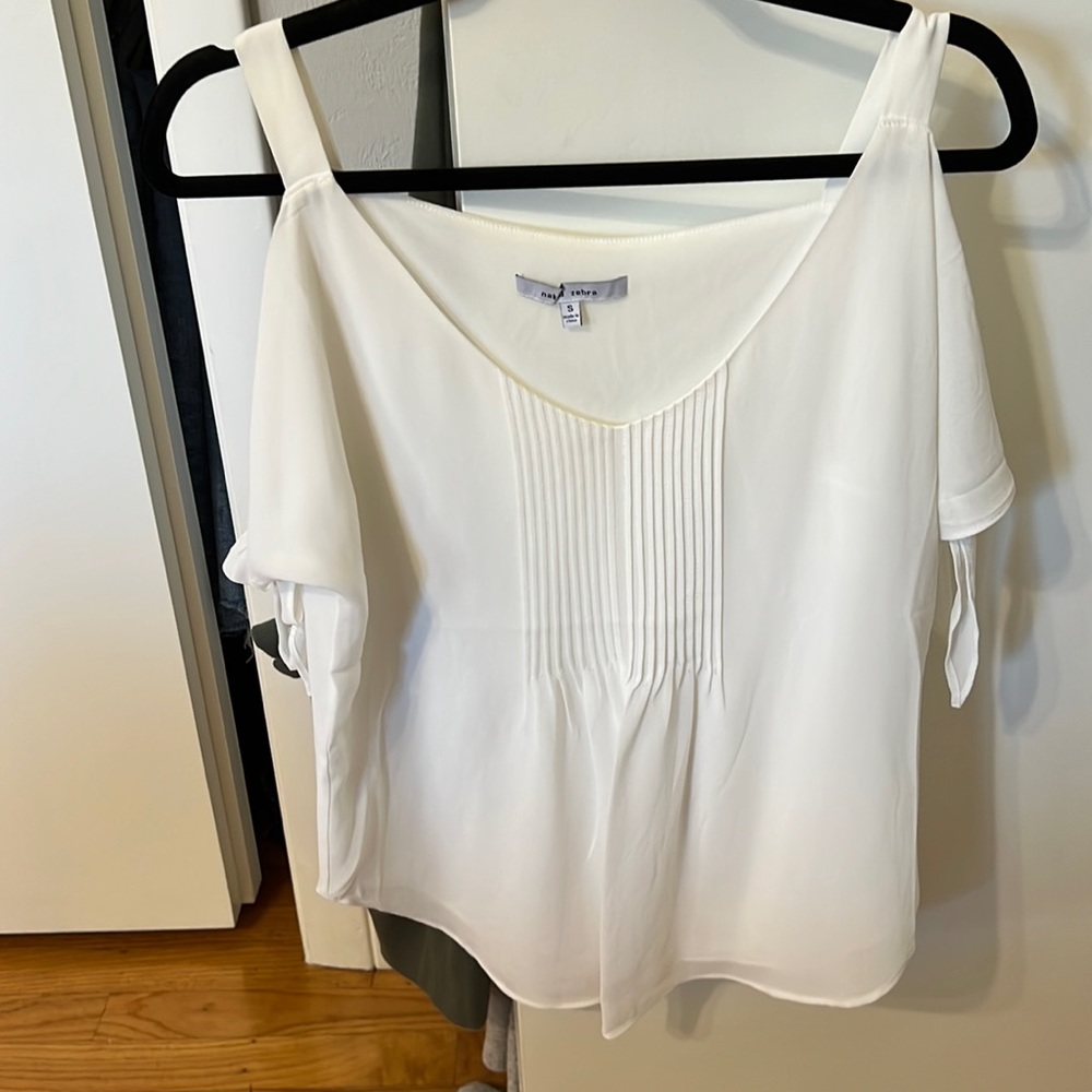 Top with strap and off the shoulder